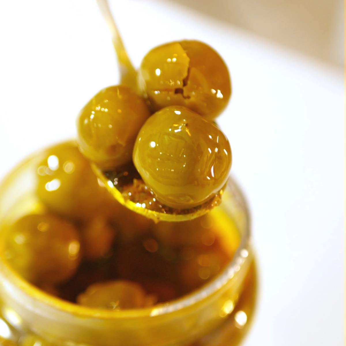 Lasoora Achar Achar - Glue Berry Pickle